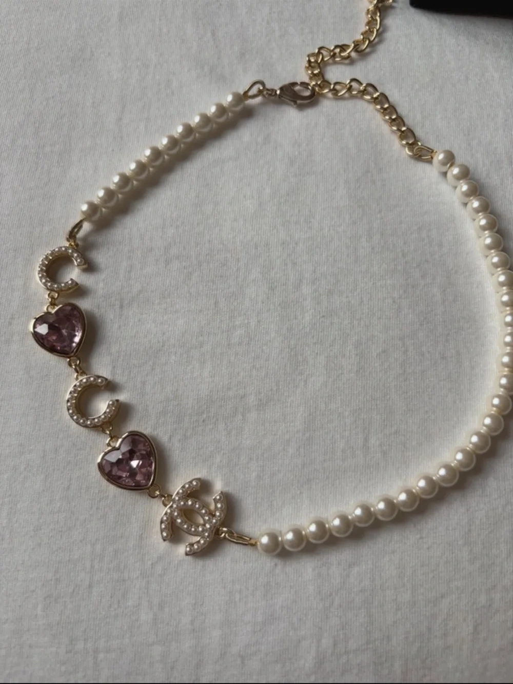 CHANEL Pearl & Gold pleated Chain Necklace with pink heart gems 💗 - new with box